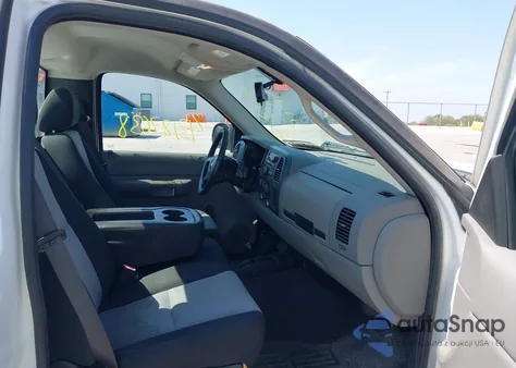 2008 Chevrolet Silverado 1500 Work Truck z USA, uszkodzony, nr VIN 1GCEK14C08Z273103